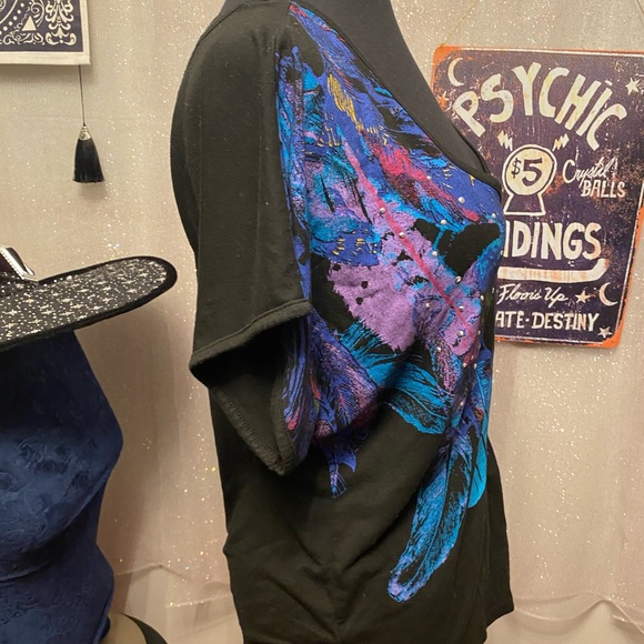 Large Peacock Feather Almost Famous T-Shirt - Picture 3 of 6